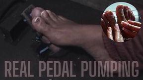 Footjob as Sexy Black Girl Describes Real Pedal Pumping