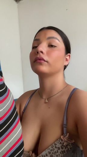 Beautiful 18 Year Old Girl Just Turned 18 Loves to Suck Cock