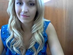 amateur blonde solo webcam
