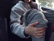 Me masturbo en el uber esperando que mi conductor no haya escuchado nada