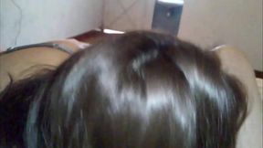 Linda chavita d&aacute_ndome una buena mamada de verga