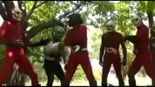 スーパーガールのコスプレイヤーが縛られて犯される