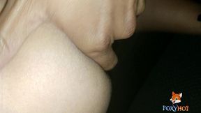 regresando caliente de una fiesta con mi esposo se me antoja tener sexo con el chofer uber