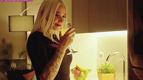 Hot Blonde Arteya Masturbates in Hardcore Solo Video