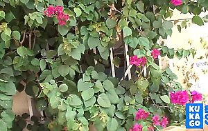 lactamanija - Rosa Jade Outside