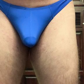 Jerking in teenage daughter blue thong