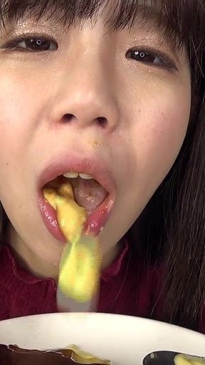 Fuu Natsuhi Chews Various Foods with Her Mouth Open for Your Delight