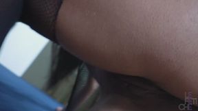 Peidos exóticos, únicos e fedorentos diretamente em sua boca e narinas seu imbecil! by Anita Perversa (part04-06)