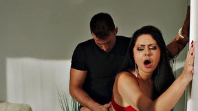 Mariska meets lover Maximo Garcia