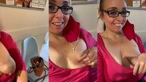 oh la fameuse video exib dans une salle d’attente je m’amuse a presser mes...