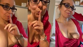 oh la fameuse video exib dans une salle d’attente je m’amuse a presser mes...