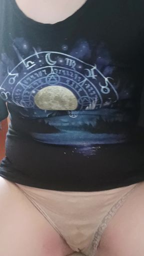 Showinf My Wet Pussy Before Cock Sucking