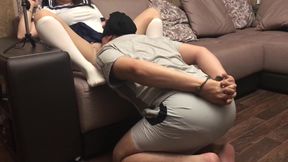 Verified Amateurs In Femdome Slave Lick Pussy In Handcuffs