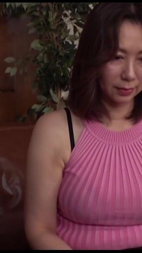 A Woman Who Started to Smell Aphrodisiacs Due to the Stress of Her Married Life / Chisato Shoda