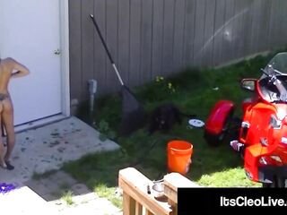 Web camera Hotty Its Cleo Rides Vibrator & Tractor -WTF?