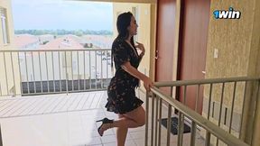 Unexpected Visit: Sarah Black's Alluring Charm Leads to an Intimate Encounter