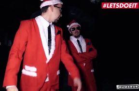 Lullu Gun's Christmas Blowjob and Pussy Play in Public - Hot Brunette Action