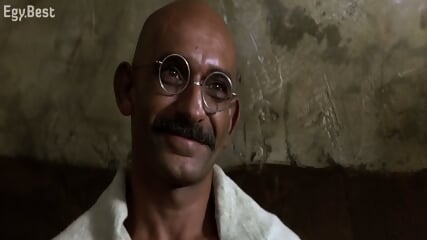 GANDHI.(1982)