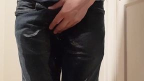 Soaking jeans with lots of pee