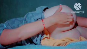 An 18-year-old girl records her nude MMS for her lover,This 18-year-old girl calls her lover and talks naughtily