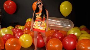 Roxy's Halloween Hot Cheetoh Mass Pop 4K (3840x2160)