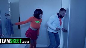 Velma & Fred's Creepy House Adventure Turns into Hot Fuck Fest