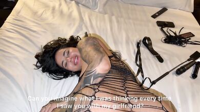 Me fui a motelear con el novio de mi mejor amiga, me amarro y me convirtió en su sumisa