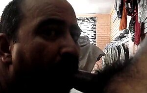 Tomou porra do dono de loja