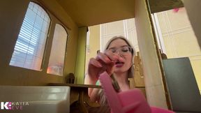 goddess in shrunkenland: unaware giantess vore destruction