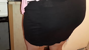 I secretly and riskily masturbate next to my stepmom in the kitchen