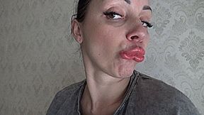 puckered lips m