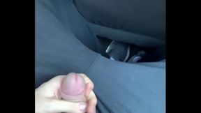 Guy Wanks Off discreetly in the Backseat of a Car