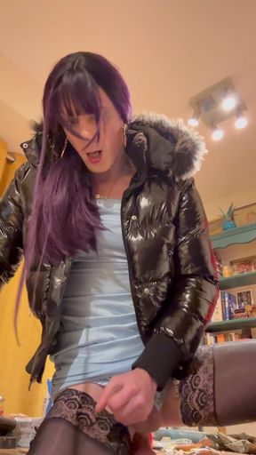 Jess Silk Rides Dildo