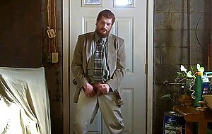 Str8 Israeli daddy jerk off in suit