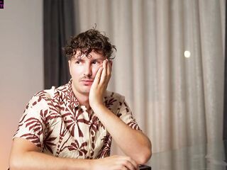 Is My Boyfriend Willing For A Trio With One more Chap? - Tantaly