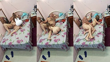 NOVINHA QUE GOSTA DE REBOLA NA VARA DO COROA