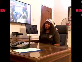 OFFICE SQUIRT AND SEX WITH HUGE ASS EMPLOYEE. PLEASE SUBSCRIBE TO RED