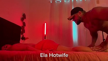 Ganhei massagem até a bucetinha ficar encharcada de tesão