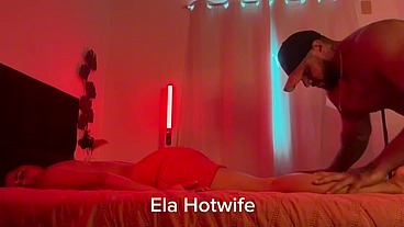 Ganhei massagem até a bucetinha ficar encharcada de tesão