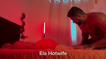 Ganhei massagem até a bucetinha ficar encharcada de tesão