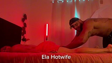 Ganhei massagem até a bucetinha ficar encharcada de tesão