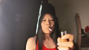 4K MARTINA wakes up and smokes in the lungs