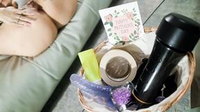 ”Ride my tight mature booty hole balls deep”