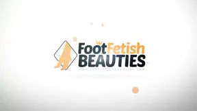 Curvy brunette with big tits worships her toes and masturbates