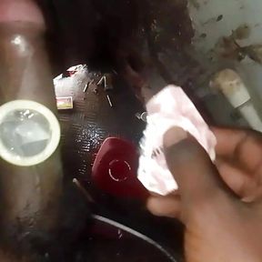 Masterbation hand job Indian boy Hindi video Pushpa bhabhi ki yad mein unko nahate hue dekh kar