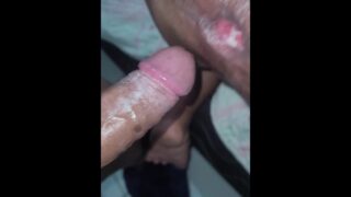 Une grosse nana se fait enculer à la crème.