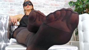 Admire Lady Nora's high heels and nylon feet! - small version