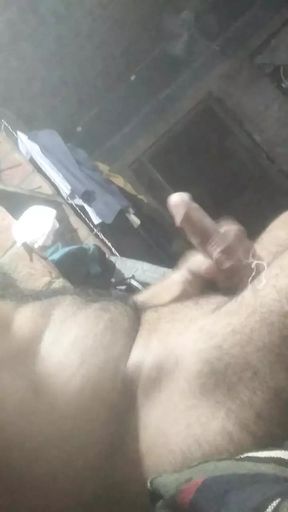 GF ki yad mein Rat mein land sahlate huye