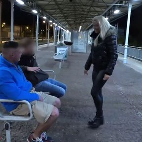 Public threesome with Double Facial directly on the station!