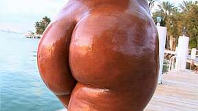 Fat oiled ass Ebony Gizelle XXX